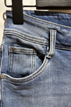 NKM679-JEAN