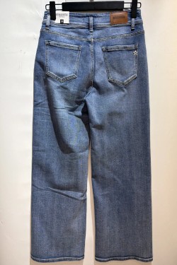 NKM679-JEAN