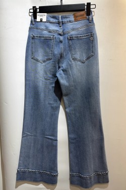 NKM670-JEAN