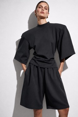 EC15869-NOIR