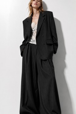 EC13657-GRIS