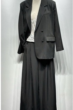 EC13657-GRIS