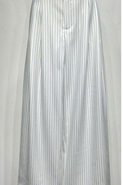 EC13657-GRIS