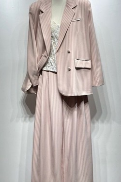 EC13657-GRIS