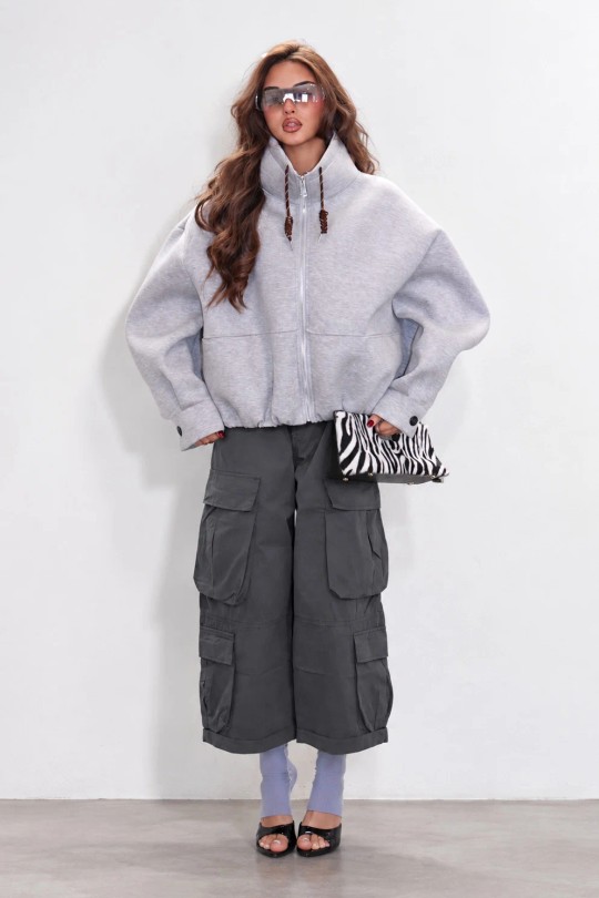 P16852-GRIS