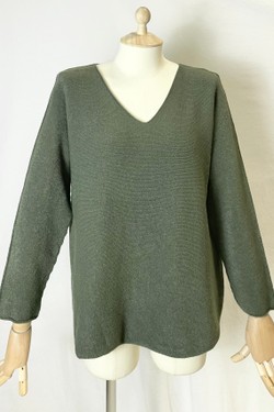 580 PETITE PULL-OVER V NECK-BEIGE