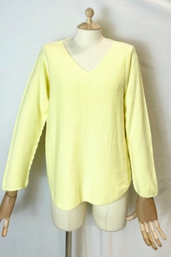 580 PETITE PULL-OVER V NECK-BEIGE