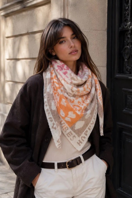 TR-8 Echarpe triangle colorée tricoter-BEIGE