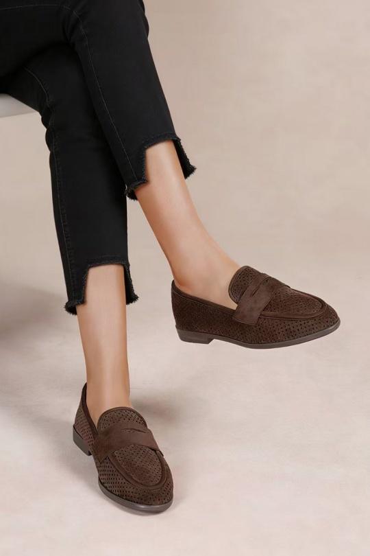 E122-MARRON