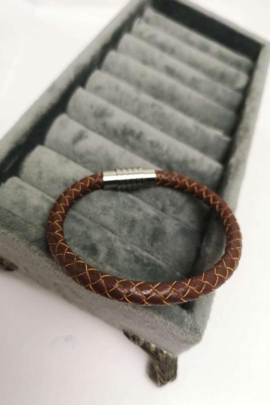 10-1498-MARRON