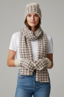 SET TROIS PIECES A MOTIF-VIOLET