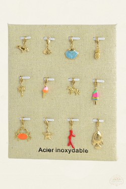 701-11 Lot 12 pendentifs en acier inoxydable doré avec présentoir-MULTICOULEUR