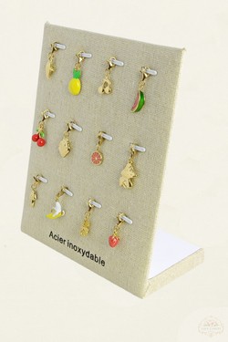 702-11 Lot 12 pendentifs en acier inoxydable doré avec présentoir-MULTICOULEUR