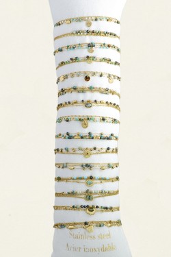 3619-3 Lot de 15 bracelets 3 rangs en acier inoxydable doré avec pierres naturelles, perles et autres matériaux-VERT