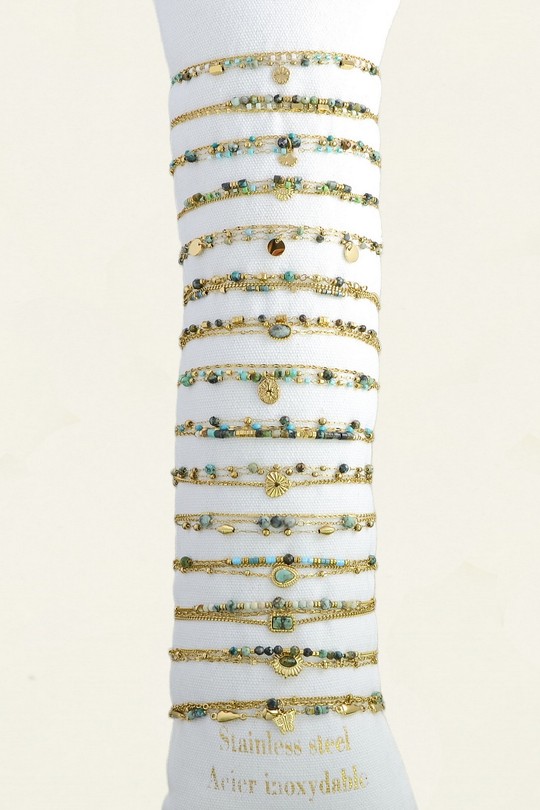 3619-3 Lot de 15 bracelets 3 rangs en acier inoxydable doré avec pierres naturelles, perles et autres matériaux-VERT