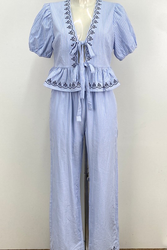 52666-BLEU