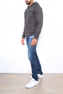 SW026-KAKI