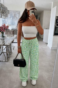 689leo-ROSE
