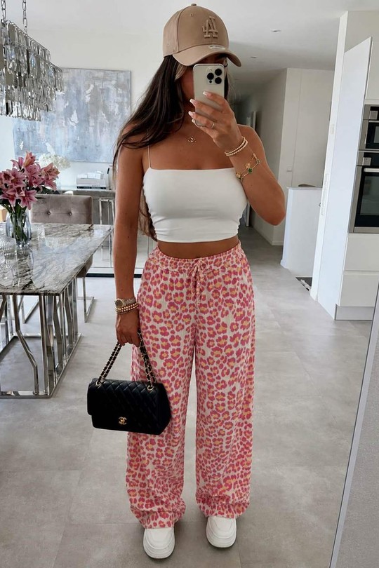 689leo-ROSE