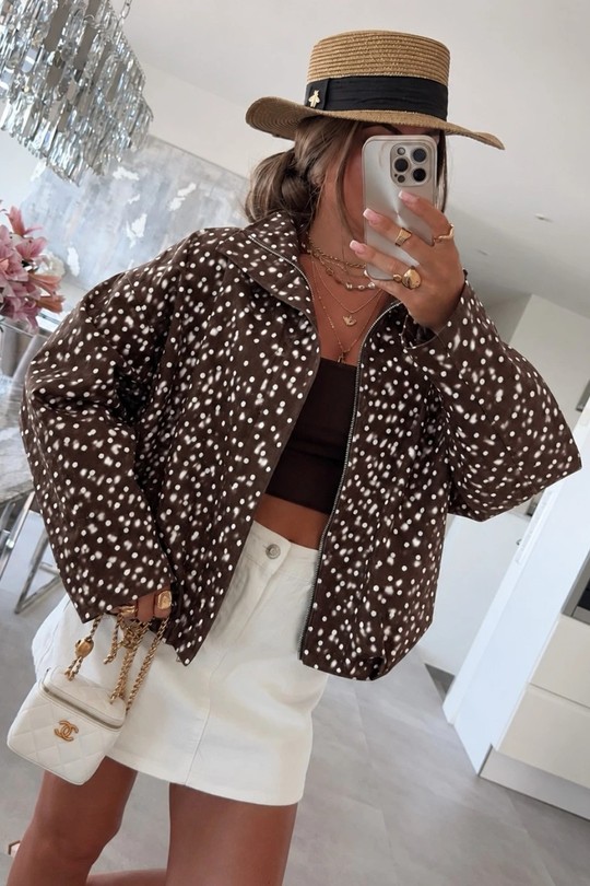 823BICHE-BRUN FONCÉ