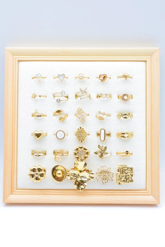 PRESENTOIR-BAGUE30-06-DORÉ