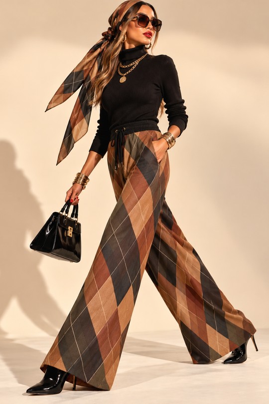 ARGYLE CHOCO – PANTALON LARGE À MOTIF LOSANGES-BRUN