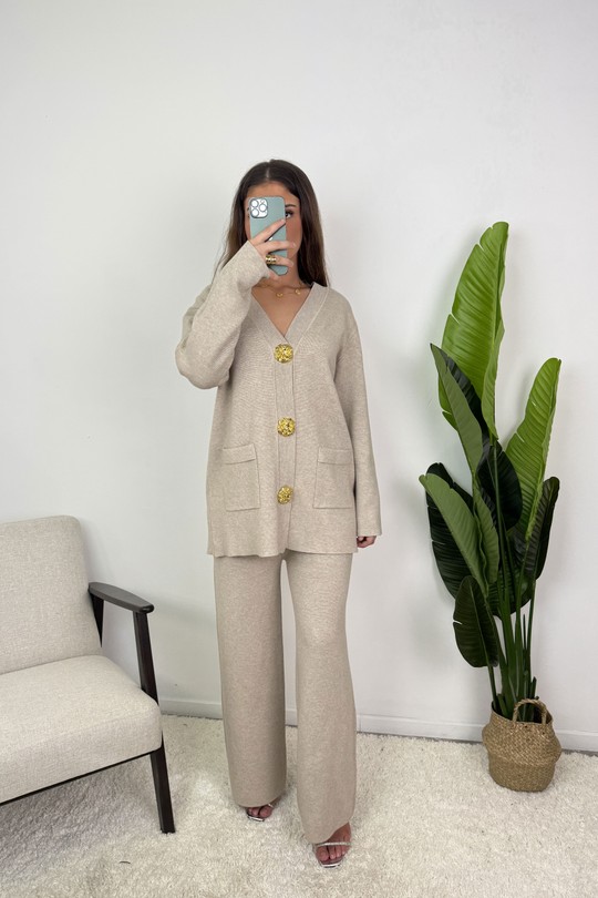 AJ259 Ensemble Élora – Maille à gros boutons-BEIGE