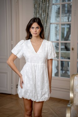 W0438-YASMIN-BLANC