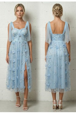 Robe Midi Bleu Ciel Fendue Fleurs 3D Tulle et Nœuds Épaules 6576-BLEU