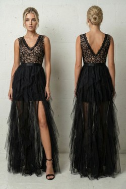 Robe Nocturne – Tulle Vaporeux & Corsage Dentelle Sombre 6526-NOIR