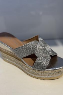 N24-1031-NOIR