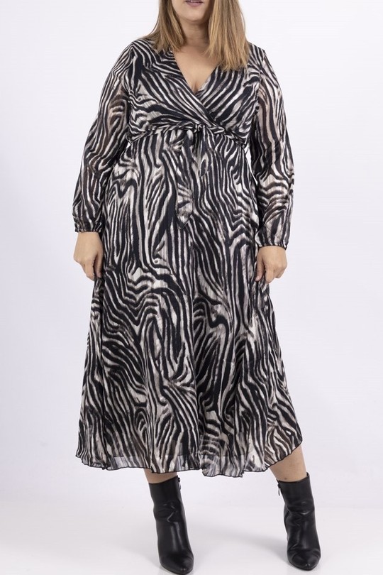 LP15718-NOIR