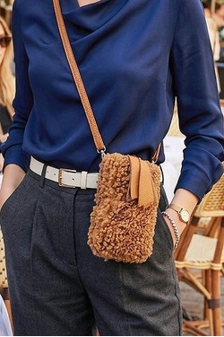 C10034-KAKI