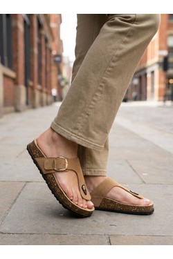 DM493-KAKI