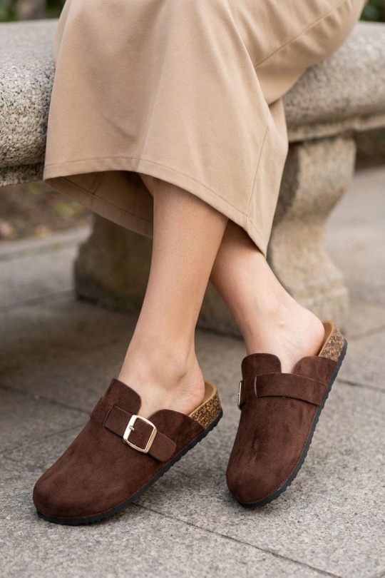 DM405-MARRON