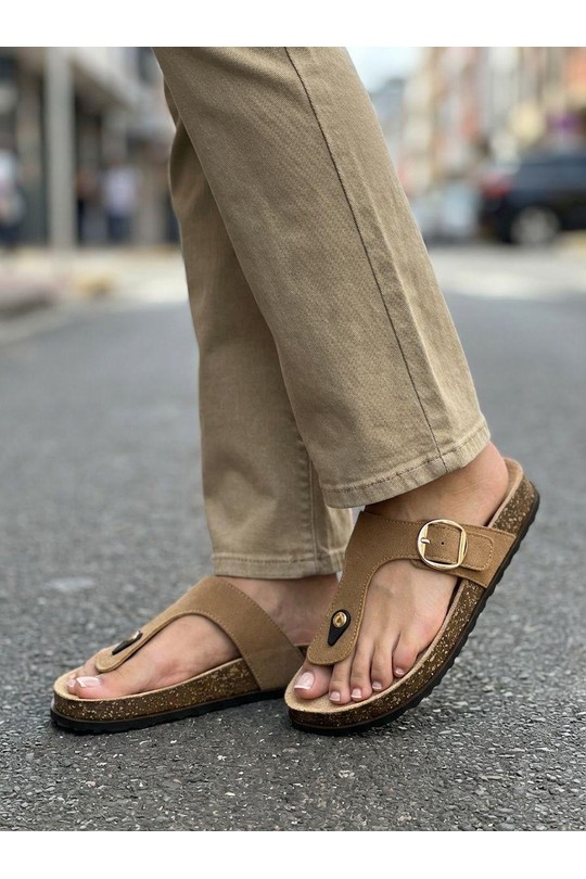 DM493-KAKI