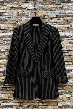 NGJ_2403-05_EMMA-NOIR