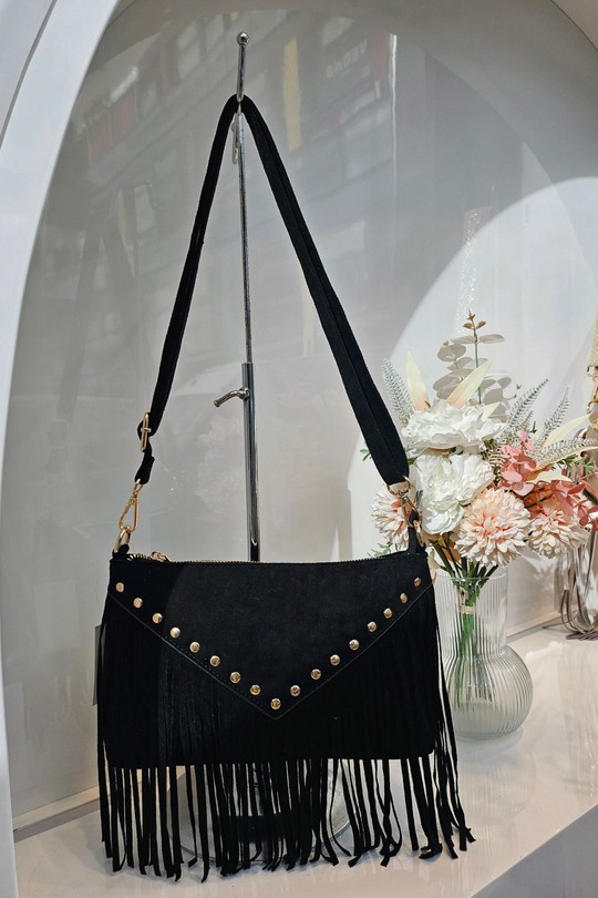 PC2608-NOIR